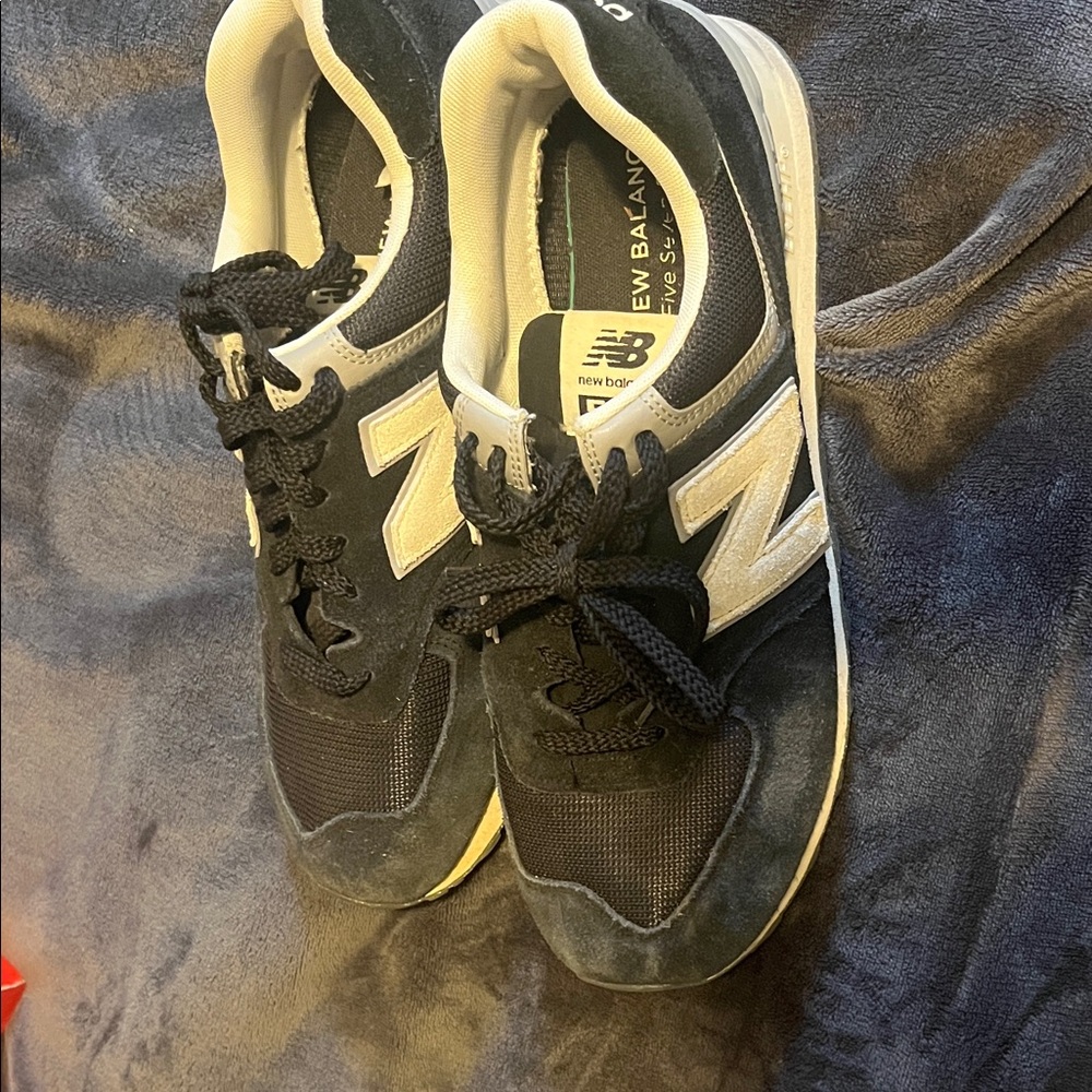 Used 574 black new balances